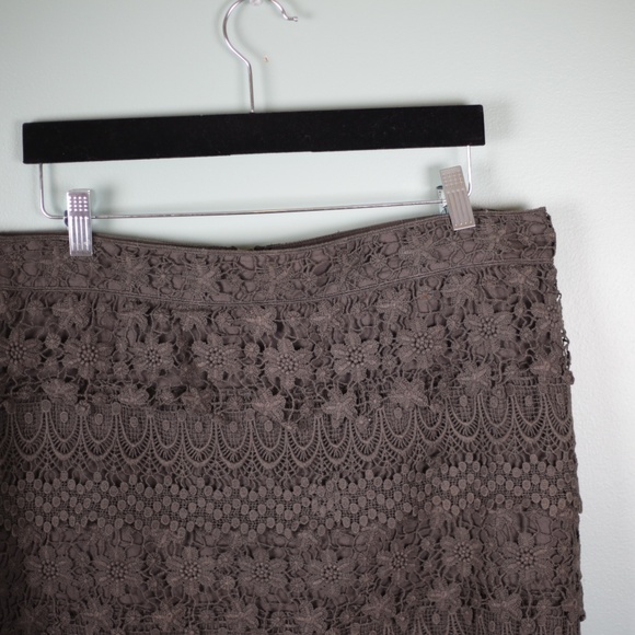 American Eagle Lace Mini Skirt - Picture 2 of 5